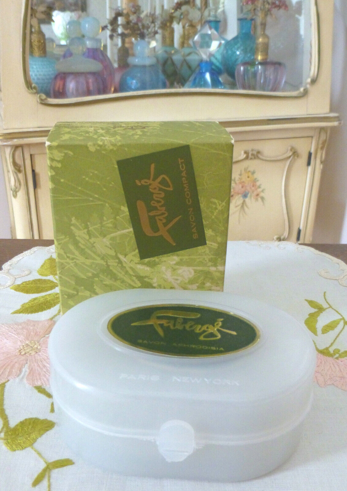 VTG 1960s 1965 Faberge APHRODISIA French Milled Soap 4.5 Oz Bar w Travel Case