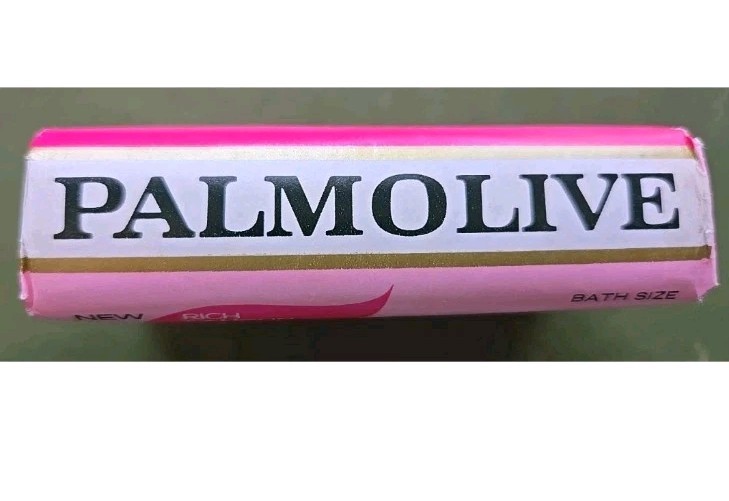 VTG Palmolive Plus Gold Deodorant & Pink Soap 5 Oz Bath Size Lot of 4