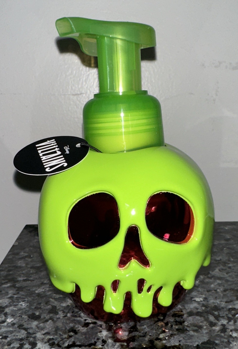 Bath & Body Works ~ Soap Dispenser ~ DISNEY VILLAINS ~ EVIL QUEEN ~ POISON APPLE