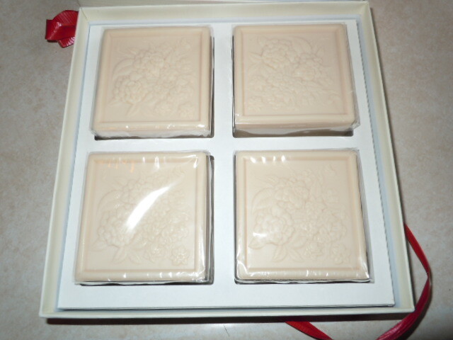 Vintage Savons Coquelicot Four (4) Poppy Soaps in Original Box. NEW OLD STOCK!