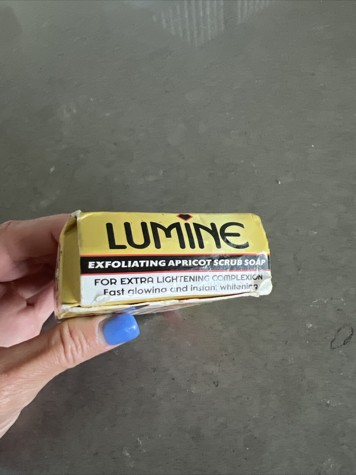 Lumine Exfoliating Apricot Scrub Bar Soap Gold + Tomato 135g | New READ